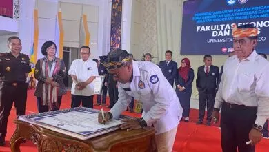 12 Fakultas dan Pascasarjana di UHO Lakukan Pencanangan Zona Integritas