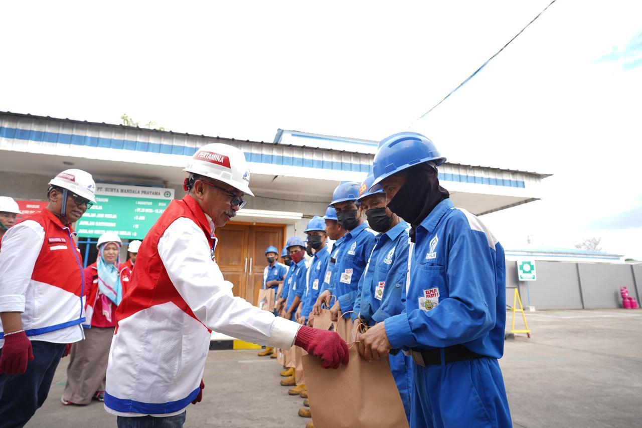 Komisaris Pertamina Patra Niaga Cek Unit Operasi Penyalur di Makassar