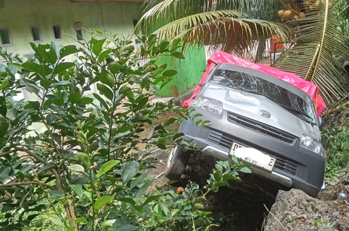 Kronologi Mobil Ekspedisi Terjun ke Permandian Tamborasi Kolaka