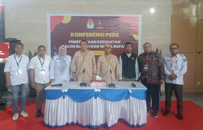 Calon Bupati dan Wakil Bupati Muna Rajiun-Purnama Jalani Pemeriksaan Kesehatan di RS Bahteramas