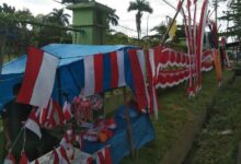 Pedagang Bendera dan Aksesoris HUT RI Mulai Marak di Kolaka