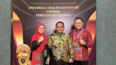 Sultra Bersama 17 Kabupaten Kota Raih Penghargaan UHC Award dari Wapres RI