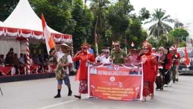 Pemkot Kendari Gelar Karnaval Juang Memperingati HUT ke-79 RI, Peserta Kenakan Pakaian Adat