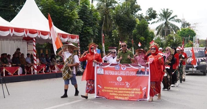 Pemkot Kendari Gelar Karnaval Juang Memperingati HUT ke-79 RI, Peserta Kenakan Pakaian Adat