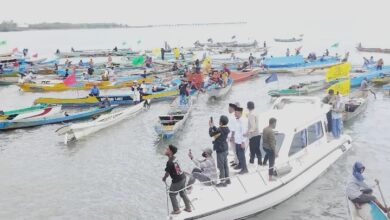 Ratusan Perahu Warnai Penjemputan La Ode Darwin - Alibasa di Muna Barat