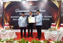 Pasangan Rajiun-Purnama Jadi Kandidat Pertama yang Daftar ke KPU Muna