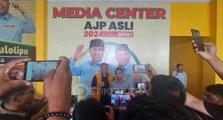 Pastikan Maju Pilwali Kendari, AJP-ASLI Daftar ke KPU pada Hari Terakhir