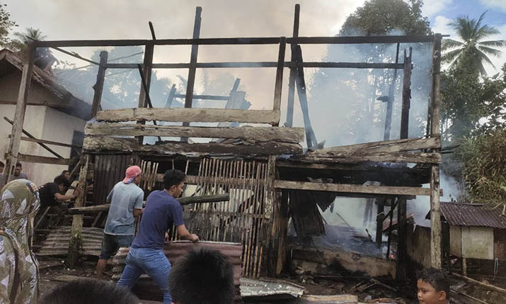 Lupa Matikan Api saat Memasak Air, Satu Unit Rumah di Kolaka Dilalap si Jago Merah