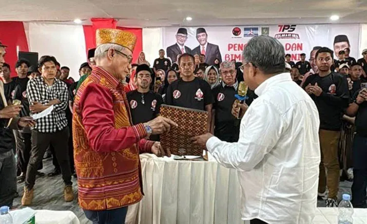Dikukuhkan Lukman Abunawas, Relawan TPS Kolaka Utara Siap Menangkan LA-IDA