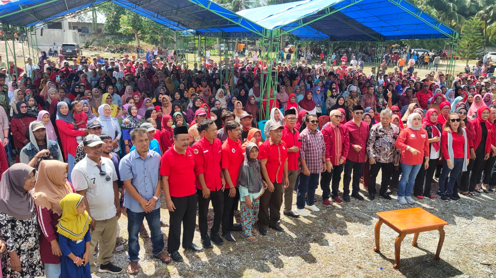 Lukman Abunawas Kukuhkan Ratusan Relawan TPS LA-IDA Wakatobi