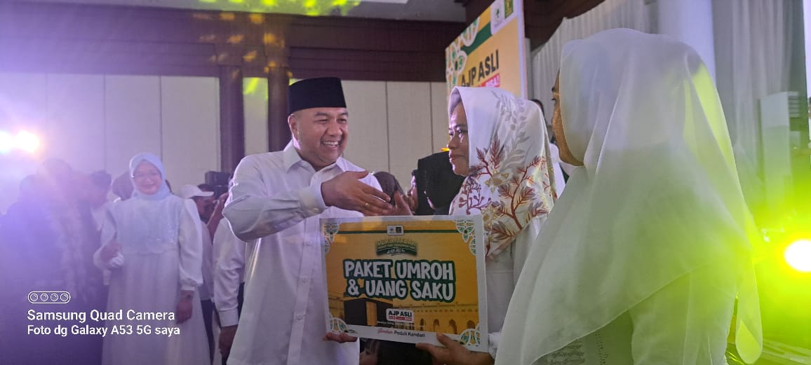 AJP-ASLI Berangkatkan Lima Orang Warga Kendari Umrah Gratis