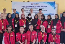 Mahasiswa KKN Tematik UHO Disambut Hangat di SMAN 5 Konsel