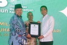 Kemenkumham Sultra Terima Penghargaan Mitra Kerja di Milad UMK ke-23