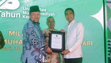 Kemenkumham Sultra Terima Penghargaan Mitra Kerja di Milad UMK ke-23