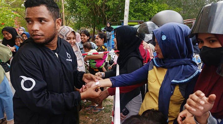 Ribuan Warga Hadiri Konser Berkah Part III ASR-Hugua di Baubua