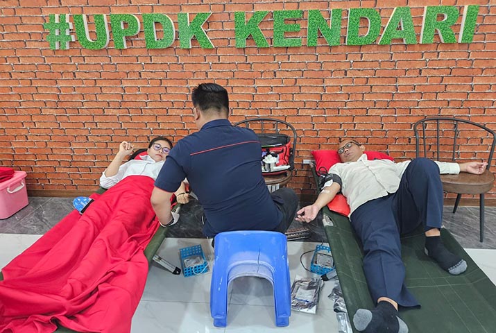 PLN NP UP Kendari dan PMI Gelar Donor Darah Peringati HLN ke-79 dan HUT PLN Nusantara Power ke-29