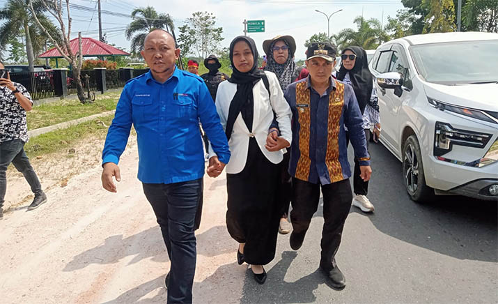 Buntut dari Kasus Supriyani, Camat Baito yang Kerap Tampil Dampingi Supriyani Dicopot dari Jabatannya