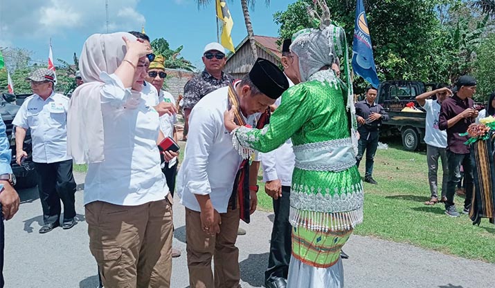 Kampanye di Desa Wakoila dan Waukuni, La Ode Darwin-Alibasa Janji Perbaiki Dermaga dan JUT