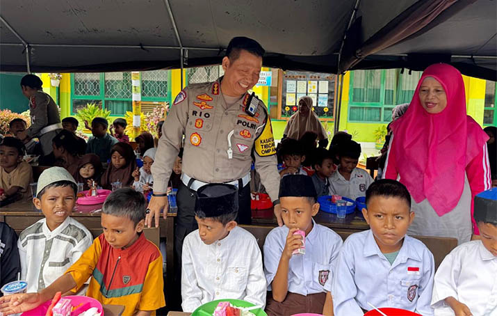 Ditlantas Polda Sultra Sosialisasikan Program Makan Sehat dan Bergizi ke Siswa SD di Kendari