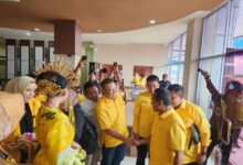 Cakada Usungan Golkar di Sultra Sambut Kedatangan Bahlil Lahadalia di Kota Kendari