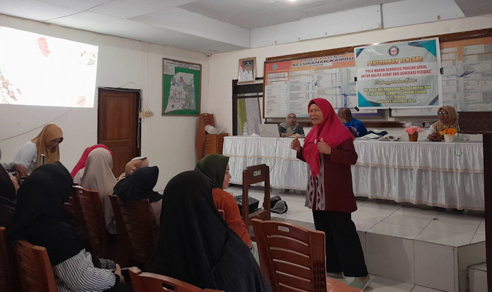 Program Kemitraan Masyarakat Pascasarjana UHO, Dorong Pola Makan Berbasis Pangan Lokal