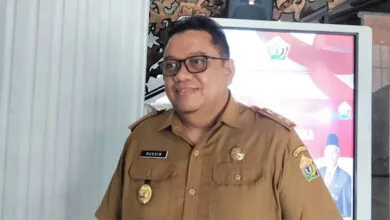 Pemprov Sultra Salurkan 1.850 Obat dan 380 Boks Disinfektan untuk Cegah Virus Jembrana