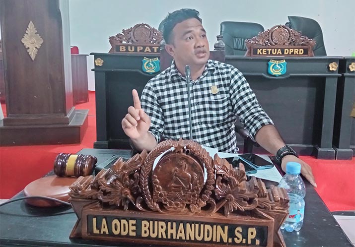 Ketua Komisi 1 DPRD Muna Barat, La Ode Burhanudin. Foto: La Ode Darlan/Detiksultra.com