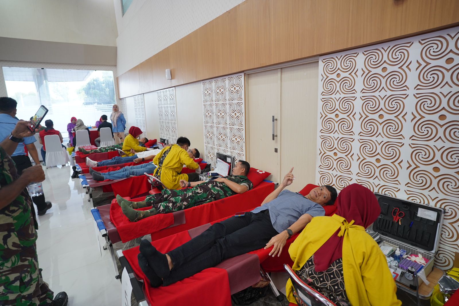 Peringati HUT Pertamina ke 67, Patra Niaga Sulawesi Gelar Donor Darah dan VCT HIV/AIDS