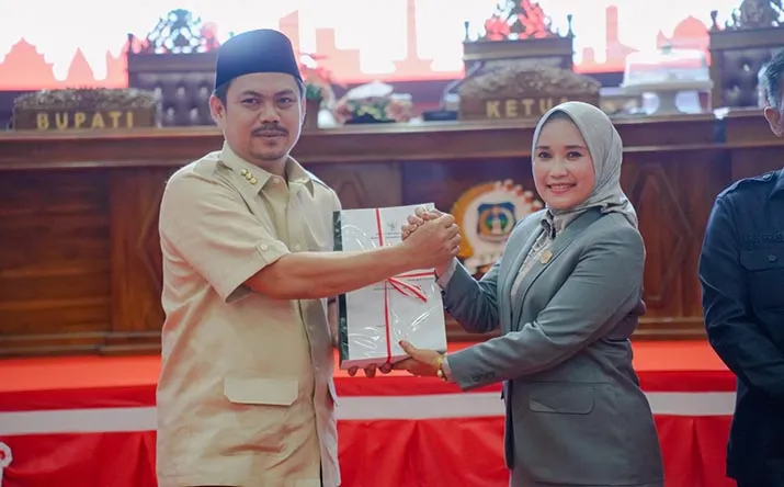 Hadiri Rapat Paripurna DPRD, Bupati Koltim Tekankan Pembangunan Berbagai Sektor