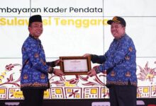 BKKBN Sultra Raih Penghargaan Apresiasi Inovasi Pembayaran Kader Pendata Tahun 2024