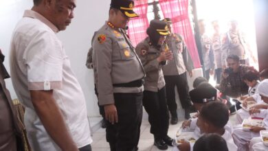 Polreta Kendari Bagikan Makanan Sehat dan Bergizi Kepada Murid TK Kemala Bhayangkari