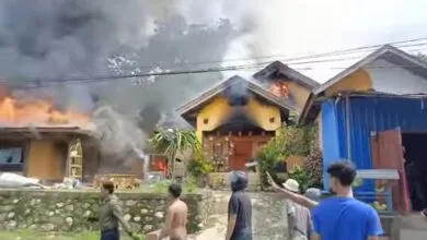 Lupa Matikan Kompor, Dua Unit Rumah di Wundulako Kolaka Ludes Terbakar