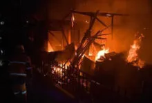 Naas Rumah Warga Dikendari Terbakar Diduga Api Berasal Dari Percikan Kembang Api