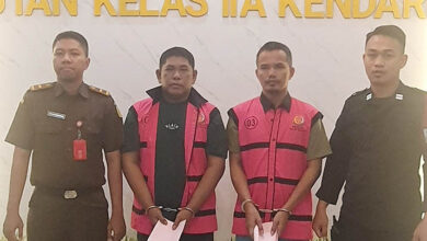 Kejati Sultra Jebloskan Dua Tersangka Kasus Rokok Ilegal yang Rugikan Negara Rp1,3 Miliar ke Rutan Kendari