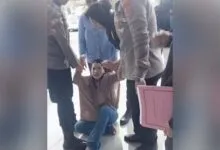 Ini Penjelasan Polisi soal Video Seorang Wanita di Kolaka Diadang Sejumlah Polwan saat Baru Bebas dari Rutan
