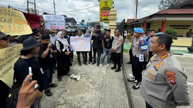 AJI Kendari-IJTI Sultra Gelar Aksi Unjuk Rasa, Protes Dua Jurnalis yang Dipaksa Jadi Saksi