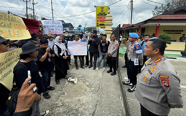 AJI Kendari-IJTI Sultra Gelar Aksi Unjuk Rasa, Protes Dua Jurnalis yang Dipaksa Jadi Saksi