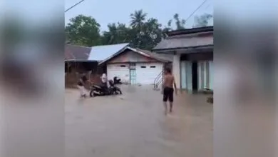 Banjir Landa Wilayah Raha Usai Diguyur Hujan Deras