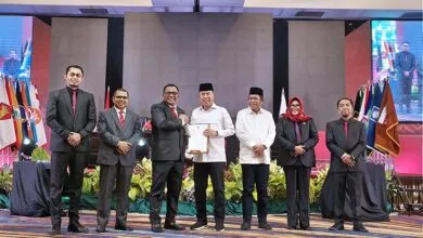 KPU Sultra Tetapkan ASR-Hugua sebagai Gubernur dan Wakil Gubernur Terpilih