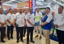 Pemkot dan Kadin Kendari Resmikan Pemasaran Produk UMKM di Swalayan Modern