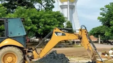 Pemkot Kendari Lakukan Pengangkatan Sedimen Lumpur di Titik Rawan Banjir