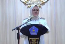 Wali Kota Kendari Serahkan 137.176 SPP PBB-P2 kepada Camat se-Kota Kendari