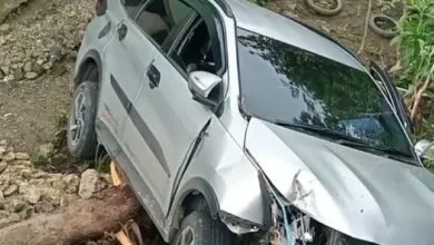 Laka Lantas Terjadi di Jalan Kelurahan Labunia Muna, Mobil Terbalik Usai Tabrak Motor