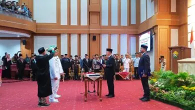 Azhari-Adam Basan Resmi Dilantik Jadi Bupati dan Wakil Bupati Buton Tengah