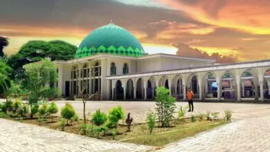 Halaman Masjid Agung Al Munawarah Raha Jadi Tempat Salat Idul Fitri Bupati Muna dan Wakilnya