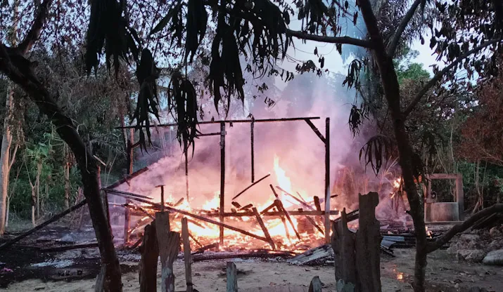 Kebakaran Rumah di Muna Barat: Damkar Terlambat, Kerugian Ditaksir Puluhan Juta Rupiah