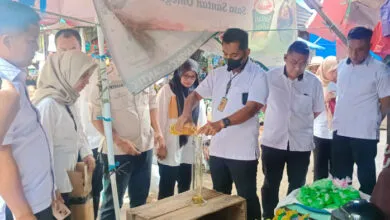 Indagsi Polda Sultra Sidak Pasar: Takaran MinyaKita Masih Dibatas Normal, Harga Sedikit Naik