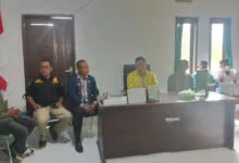 Pastikan Pelayanan Maksimal, Bupati Muna Barat Kunjungi Disdukcapil