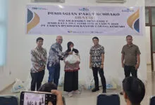 PT Taspen Salurkan Paket Sembako kepada Pegawai DLHK Kendari