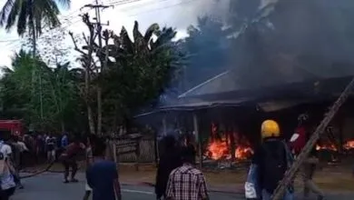 Diduga Dibakar OTK, Satu Kios dan Dua Unit Motor Ludes Terbakar